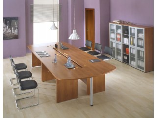 Офисная мебель: выбираем столы